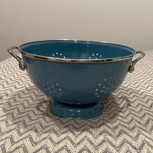 The Pioneer Woman Teal Colander with Handles